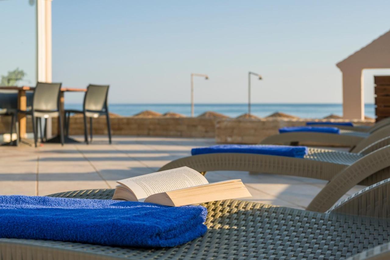 Hotel Caretta Beach Йеранион Экстерьер фото