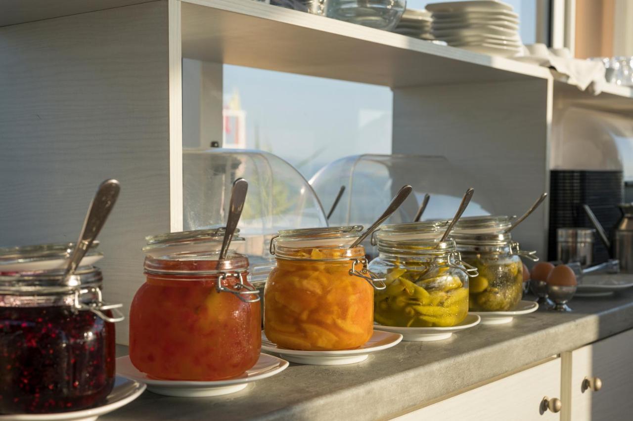 Hotel Caretta Beach Йеранион Экстерьер фото