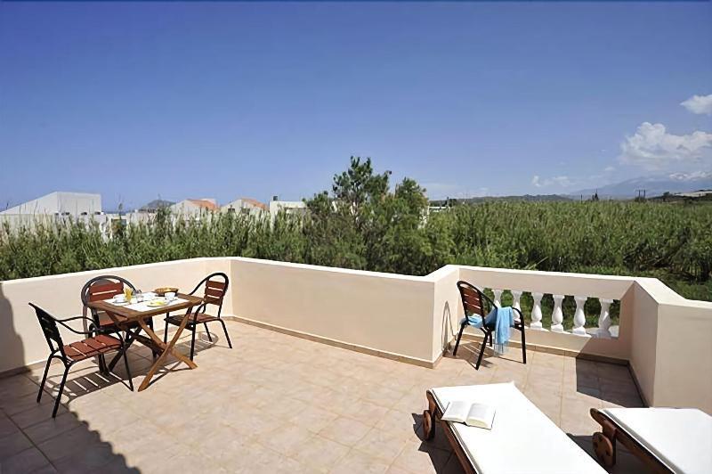 Hotel Caretta Beach Йеранион Экстерьер фото