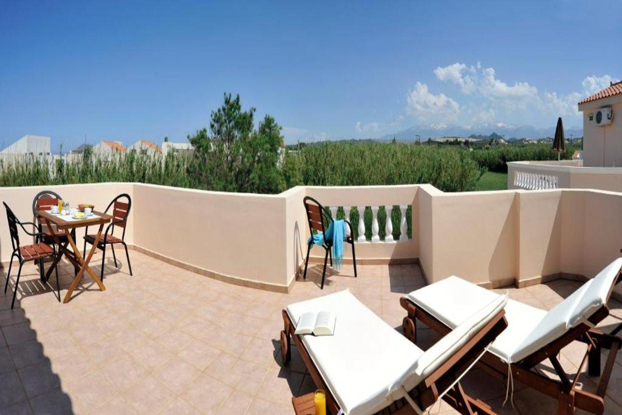 Hotel Caretta Beach Йеранион Экстерьер фото