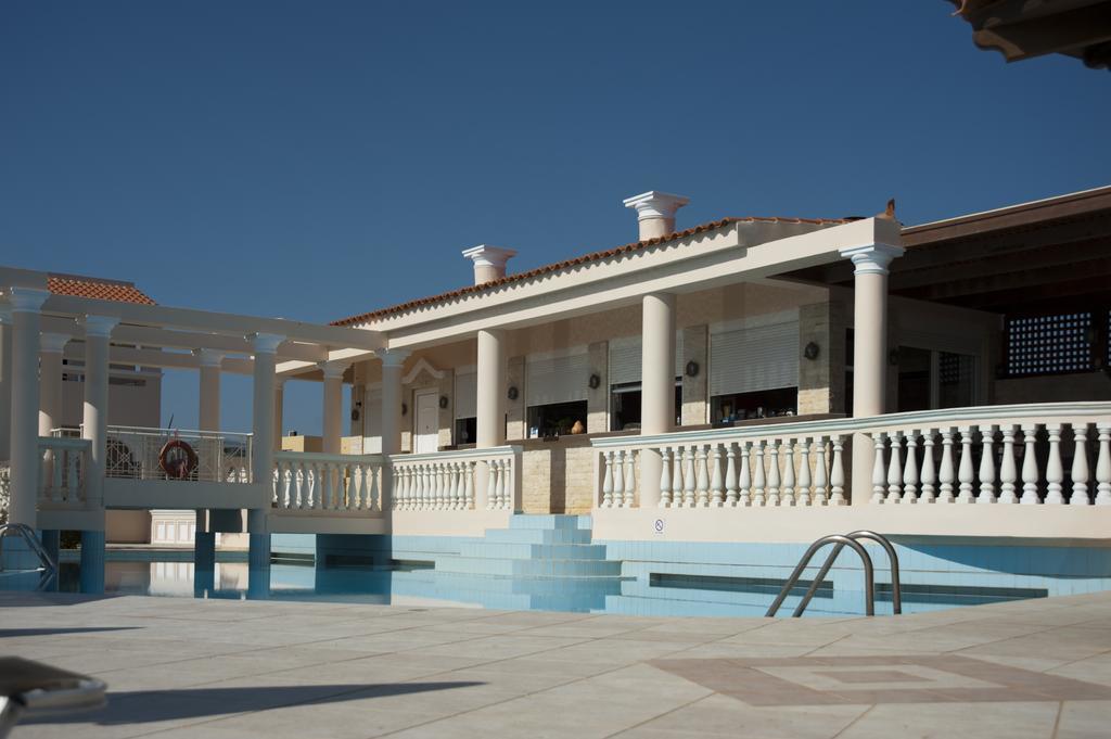 Hotel Caretta Beach Йеранион Экстерьер фото